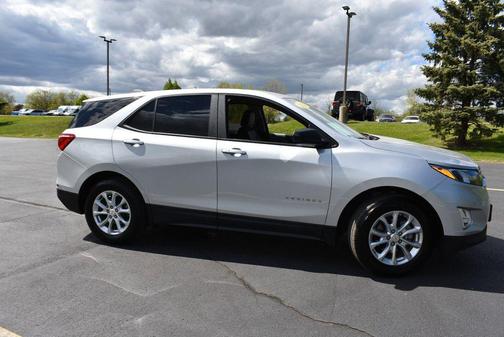 Silver Ice Metallic 2020 Chevrolet Equinox LS
