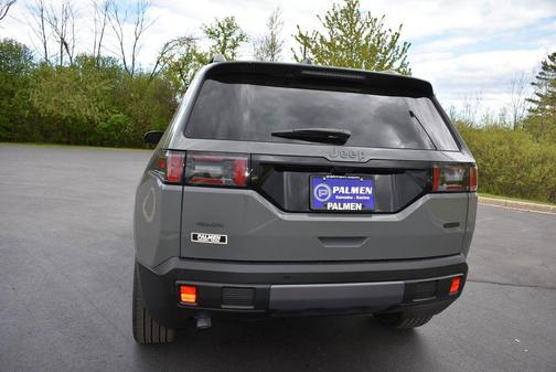 Sting-Gray Clearcoat 2026 Jeep Cherokee Overland