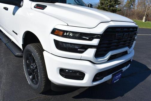Bright White Clearcoat 2026 RAM 2500 Big Horn Crew Cab 4x4 6'4' Box