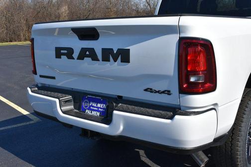 Bright White Clearcoat 2026 RAM 2500 Big Horn Crew Cab 4x4 6'4' Box