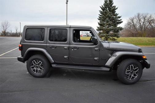 2026 Jeep Wrangler 4-Door Sahara 4x4