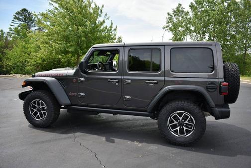Granite Crystal Metallic Clearcoat 2026 Jeep Wrangler Rubicon