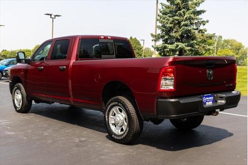 2024 RAM 2500 Tradesman Crew Cab 4x4 8' Box