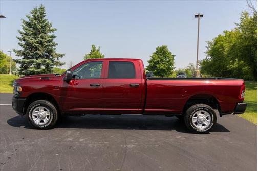 2024 RAM 2500 Tradesman Crew Cab 4x4 8' Box