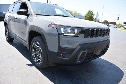 Sting-Gray Clearcoat 2026 Jeep Cherokee Laredo 4x4