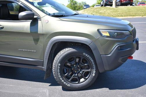 Olive Green Pearlcoat 2019 Jeep Cherokee Trailhawk