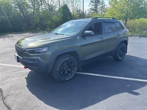 Olive Green Pearlcoat 2019 Jeep Cherokee Trailhawk