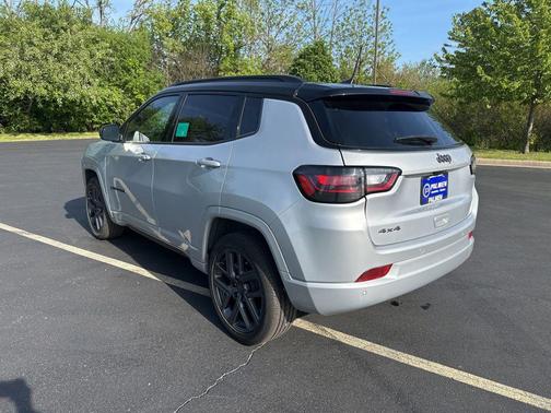 Silver Zynith Metallic Clearcoat 2024 Jeep Compass Limited