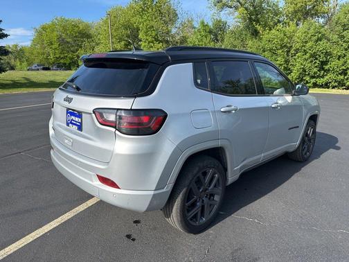 Silver Zynith Metallic Clearcoat 2024 Jeep Compass Limited
