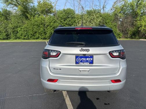 Silver Zynith Metallic Clearcoat 2024 Jeep Compass Limited