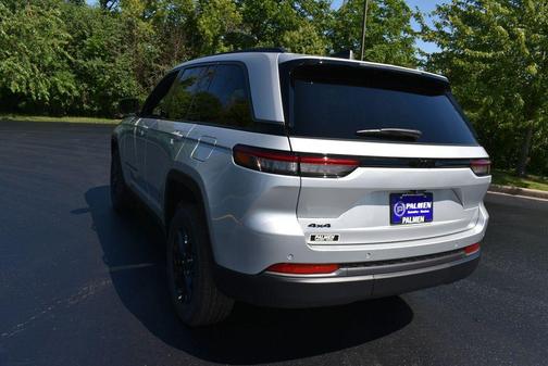 Silver Zynith 2026 Jeep Grand Cherokee Altitude
