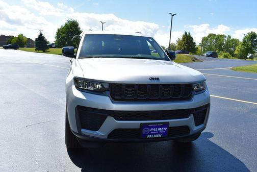 Silver Zynith 2026 Jeep Grand Cherokee Altitude