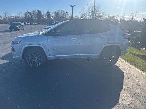 Silver Zynith Metallic Clearcoat 2025 Jeep Compass Limited