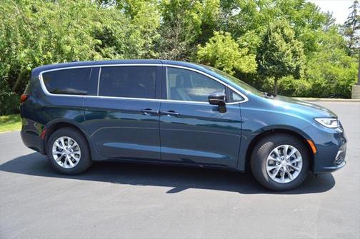 2025 Chrysler Pacifica L