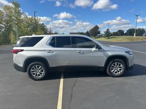 2022 Chevrolet Traverse LS