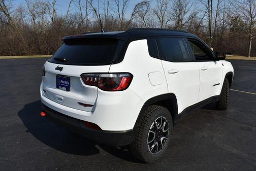 Bright White Clearcoat 2026 Jeep Compass Trailhawk