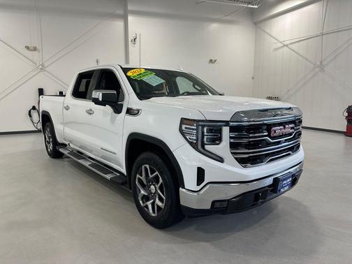 Summit White 2023 GMC Sierra 1500 SLT