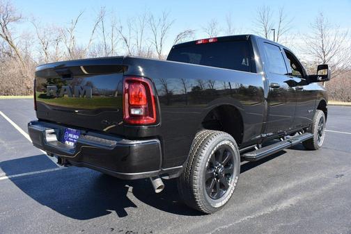 Diamond Black Crystal Pearlcoat 2026 RAM 2500 Big Horn Crew Cab 4x4 6'4' Box