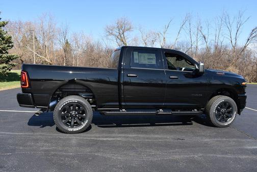 Diamond Black Crystal Pearlcoat 2026 RAM 2500 Big Horn Crew Cab 4x4 6'4' Box