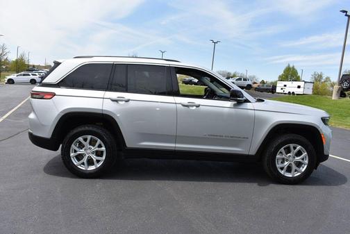 Silver Zynith 2023 Jeep Grand Cherokee Limited