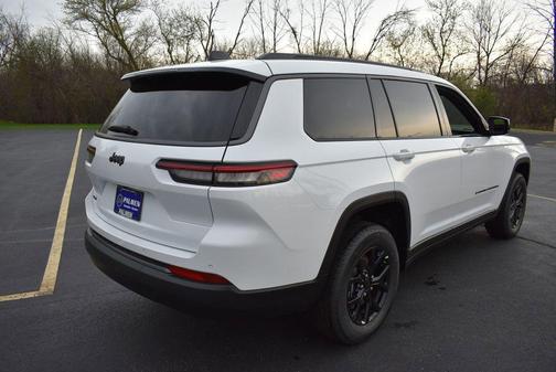 Bright White Clearcoat 2026 Jeep Grand Cherokee L Altitude