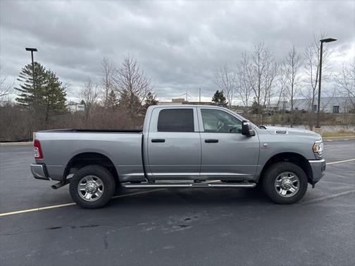 2023 RAM 2500 Tradesman Crew Cab 4x4 6'4' Box