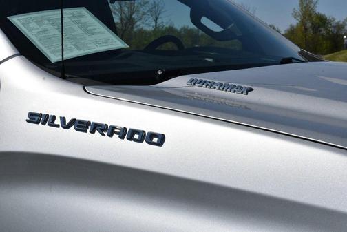 Silver Ice Metallic 2021 Chevrolet Silverado 1500 LT