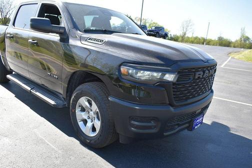 Diamond Black Crystal Pearlcoat 2026 RAM 1500 Tradesman