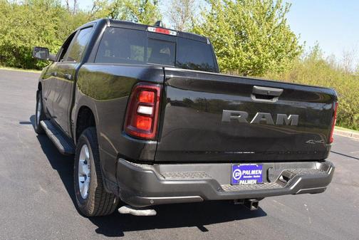 Diamond Black Crystal Pearlcoat 2026 RAM 1500 Tradesman