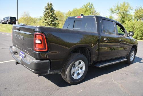 Diamond Black Crystal Pearlcoat 2026 RAM 1500 Tradesman