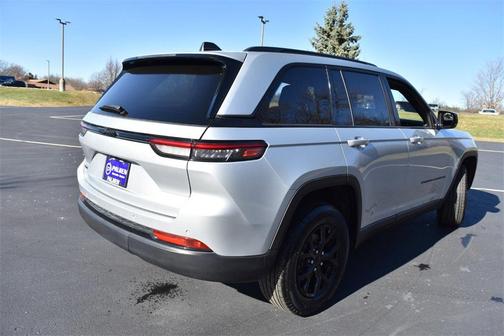 2024 Jeep Grand Cherokee Altitude