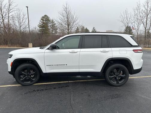 2024 Jeep Grand Cherokee Altitude