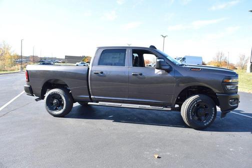 2026 RAM 2500 Tradesman Crew Cab 4x4 6'4' Box