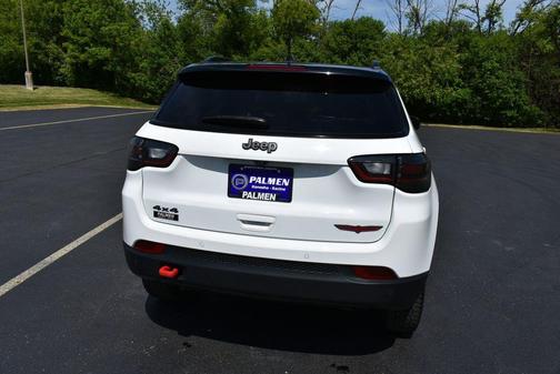 Bright White Clearcoat 2024 Jeep Compass Trailhawk