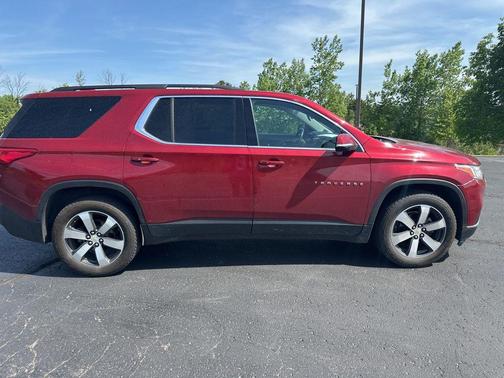 Cajun Red Tintcoat 2020 Chevrolet Traverse LT Leather