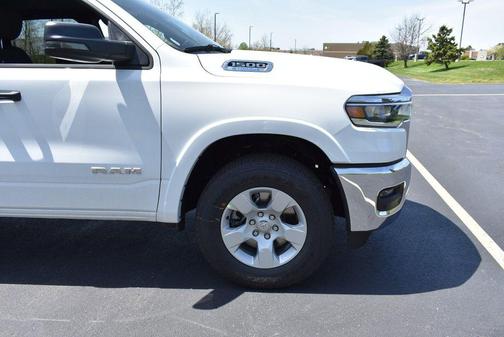 Bright White Clearcoat 2026 RAM 1500 Big Horn/Lone Star