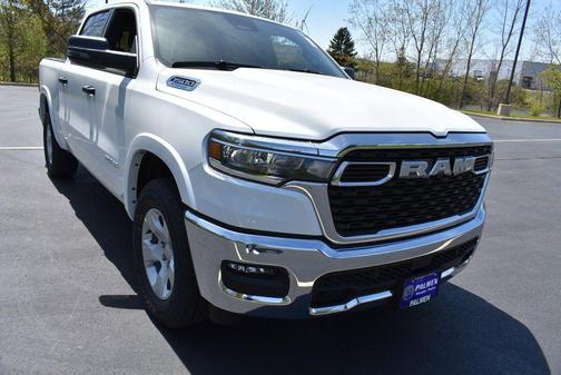Bright White Clearcoat 2026 RAM 1500 Big Horn/Lone Star