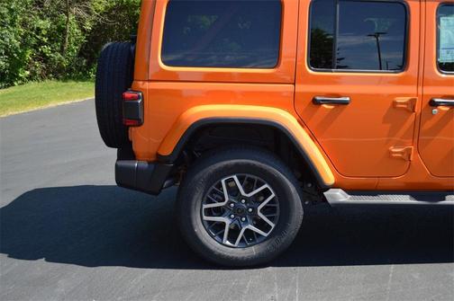 2025 Jeep Wrangler 4-Door Sahara 4x4