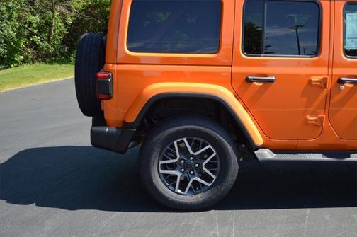 2025 Jeep Wrangler 4-Door Sahara 4x4