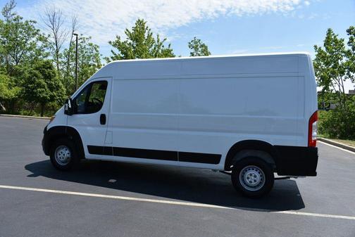 Bright White Clearcoat 2025 RAM ProMaster 2500 Tradesman