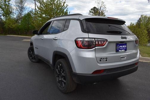 Silver Zynith Metallic Clearcoat 2026 Jeep Compass Latitude
