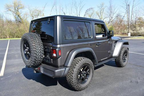 Granite Crystal Metallic Clearcoat 2024 Jeep Wrangler Willys