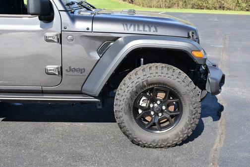 Granite Crystal Metallic Clearcoat 2024 Jeep Wrangler Willys