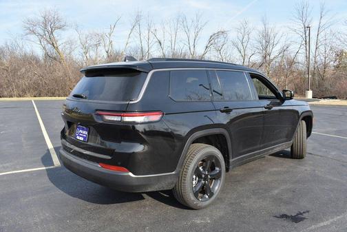 Diamond Black Crystal Pearlcoat 2026 Jeep Grand Cherokee L Limited