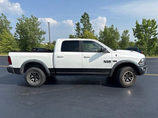 Bright White Clearcoat 2016 RAM 1500 Rebel