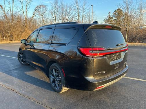 2024 Chrysler Pacifica Limited