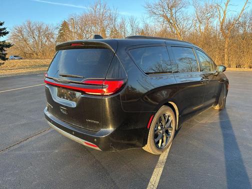 2024 Chrysler Pacifica Limited