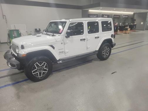 2024 Jeep Wrangler 4-Door Sahara 4x4