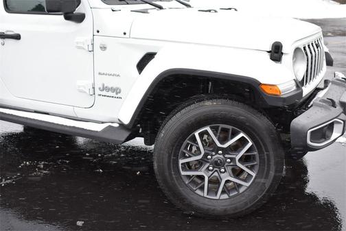 2024 Jeep Wrangler 4-Door Sahara 4x4