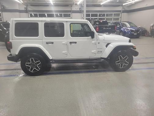 2024 Jeep Wrangler 4-Door Sahara 4x4